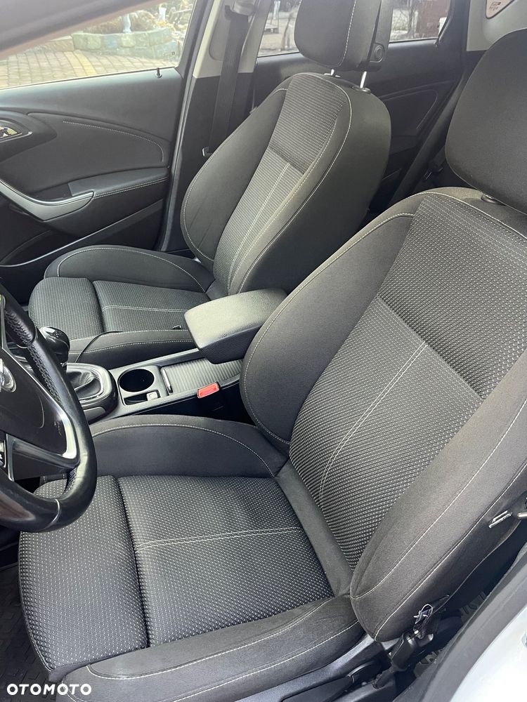 Opel Astra 1.6 Turbo Edition - 8