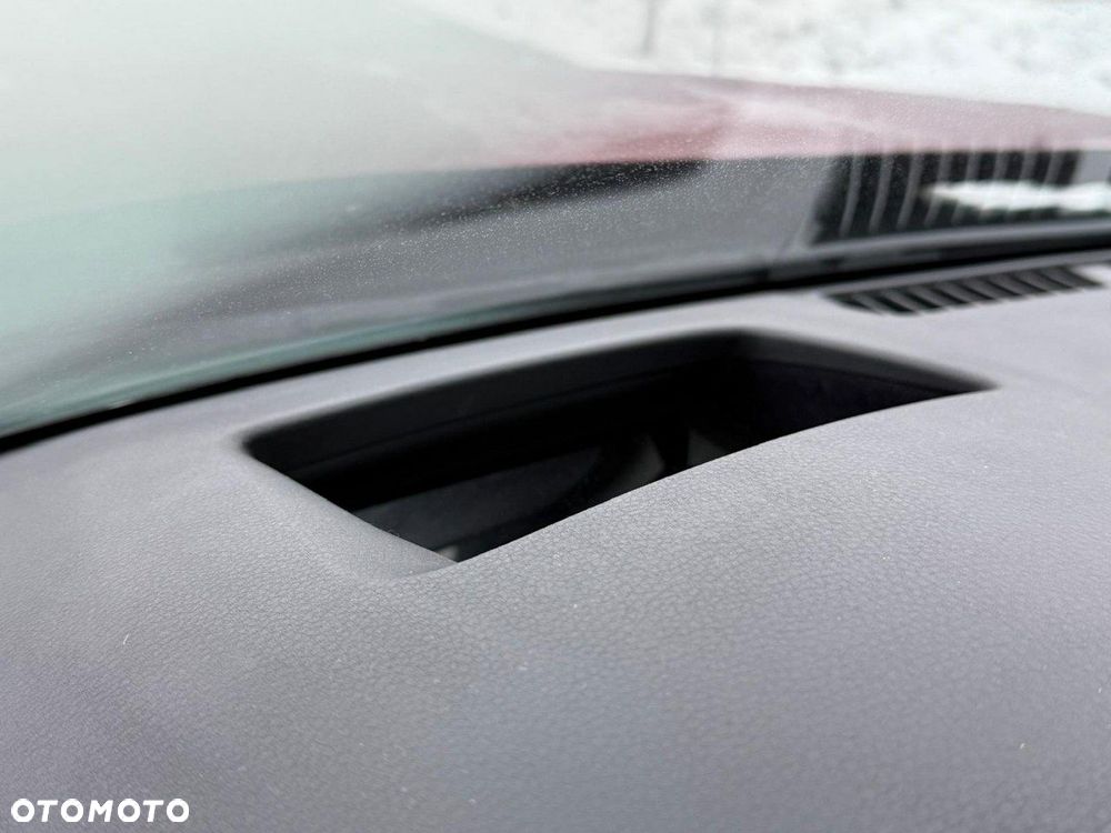 Mazda 3 e-SKYACTIV-G 122 M HYBRID DRIVE EXCLUSIVE-LINE - 29