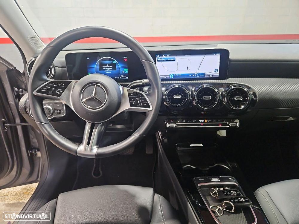 Mercedes-Benz A 250 Limousine e - 7