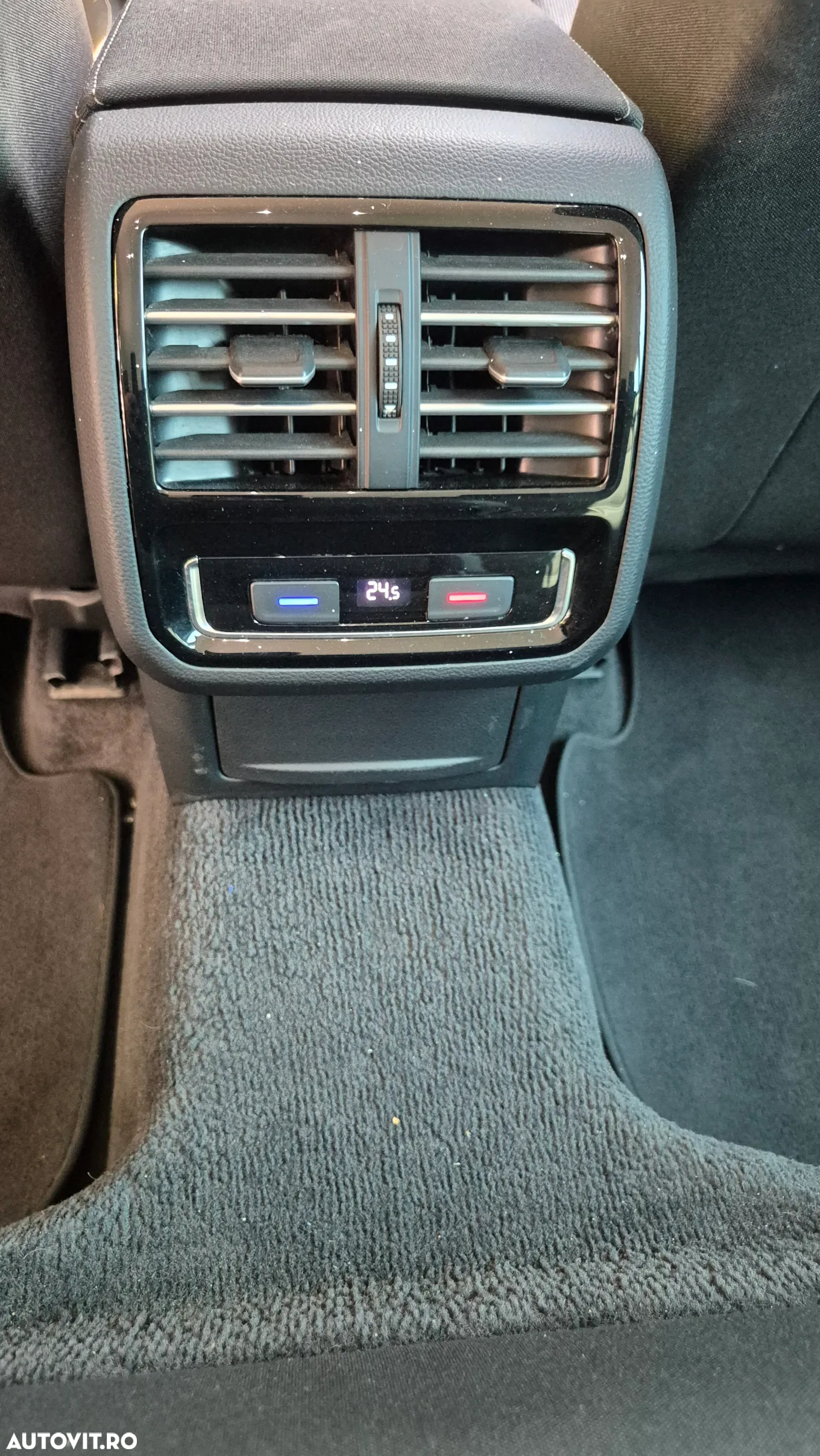 Volkswagen Passat Variant 2.0 TDI DSG Comfortline - 23