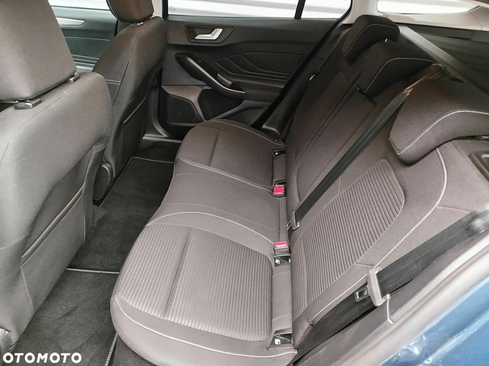Ford Focus 1.0 EcoBoost Titanium X - 28