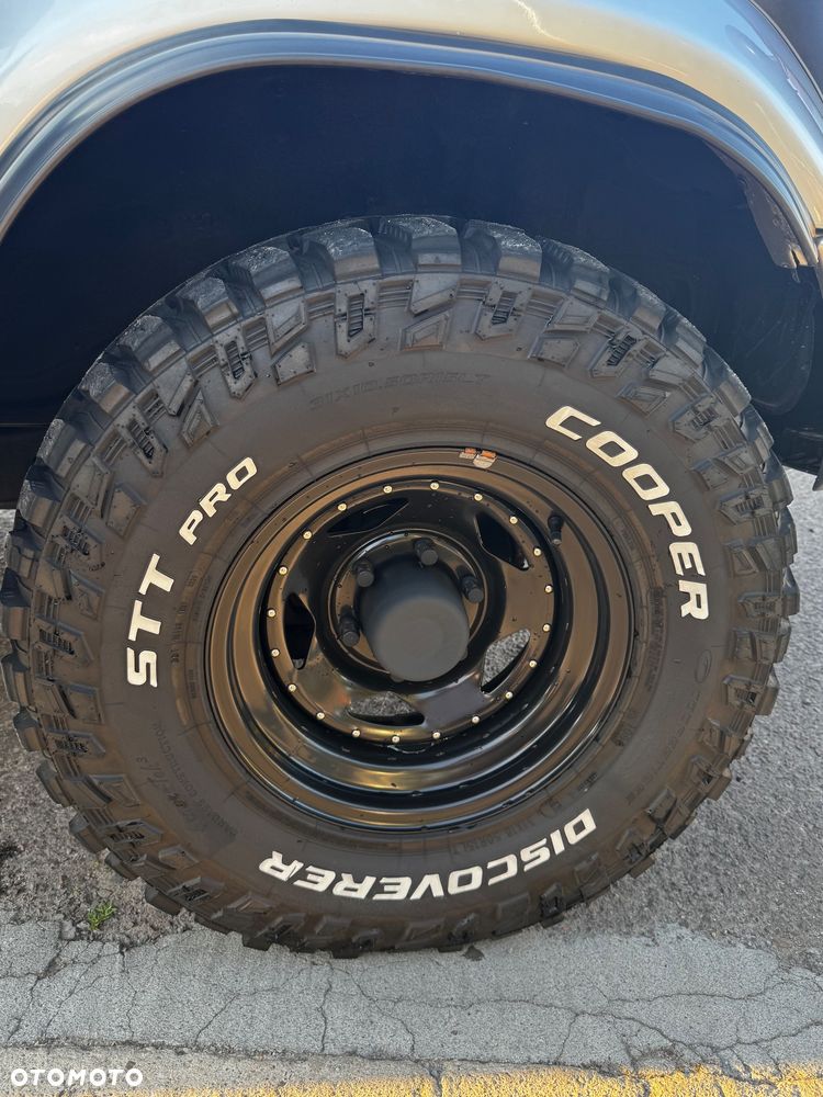 Mitsubishi Pajero - 26