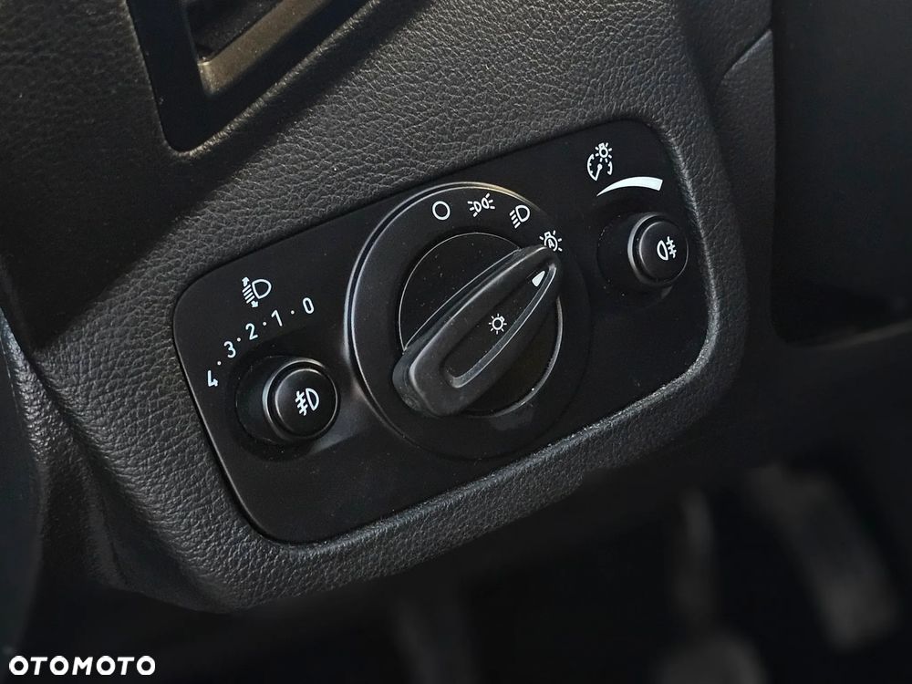 Ford C-MAX 1.5 TDCi Start-Stop-System Titanium - 23
