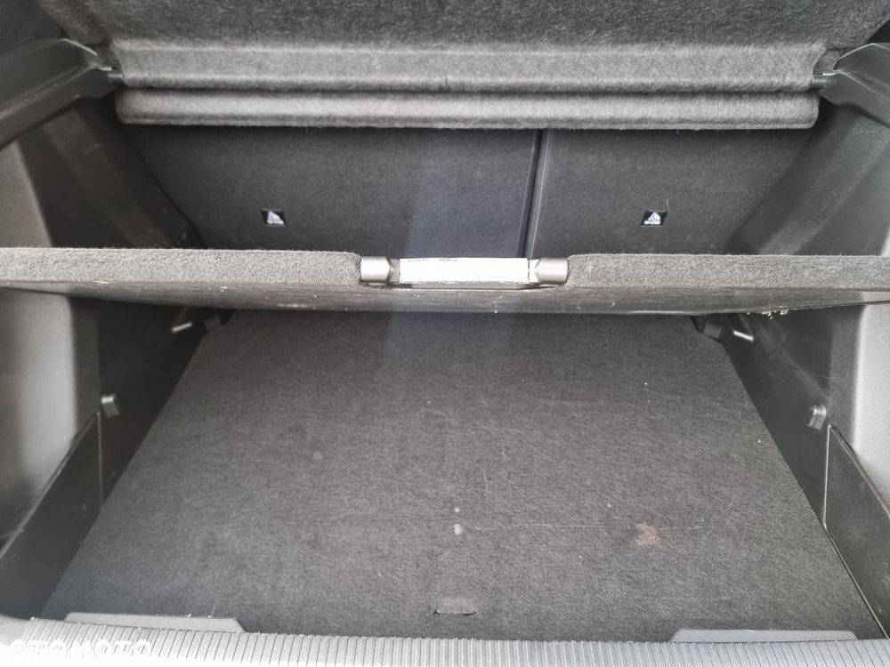Peugeot 2008 1.2 PureTech Allure S&S EAT8 - 24