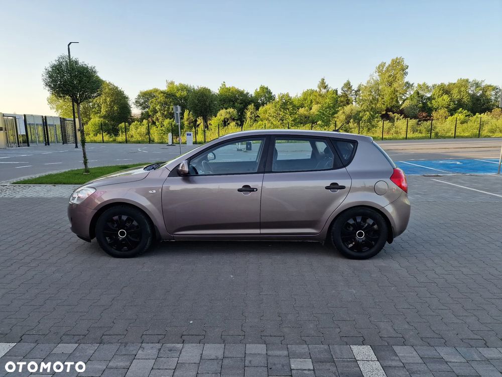 Kia Ceed - 5