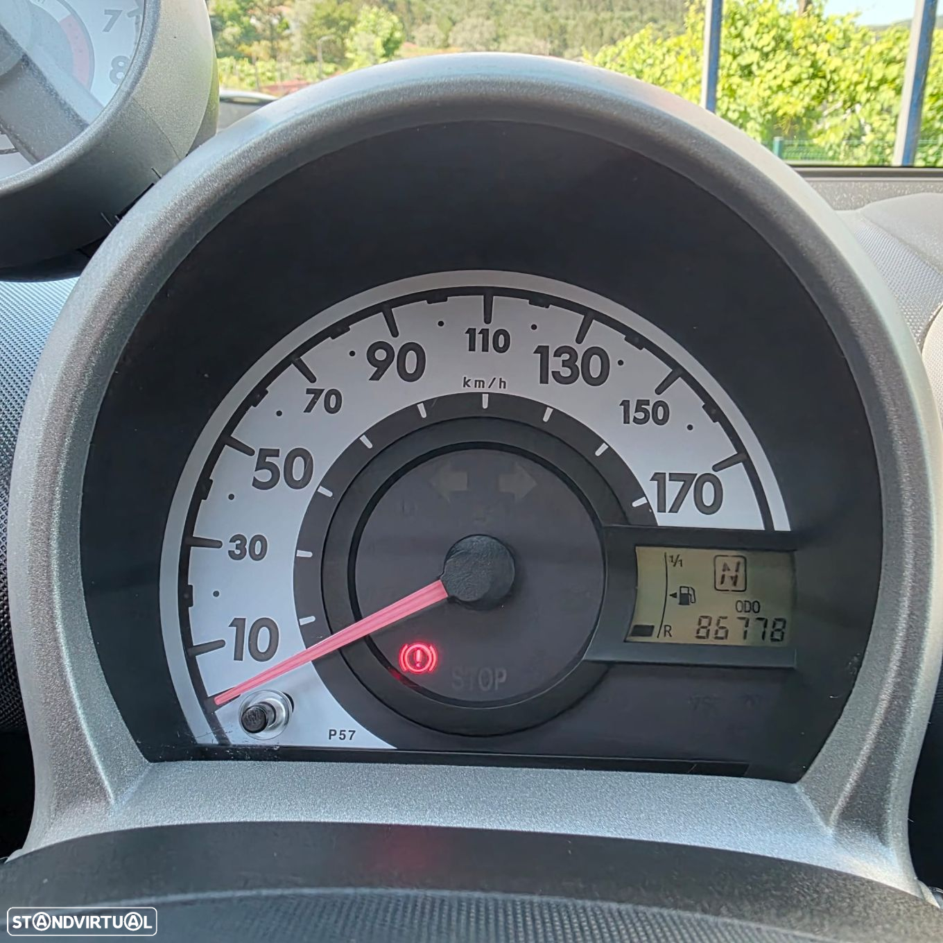 Peugeot 107 1.0 Trendy 2 Tronic - 6