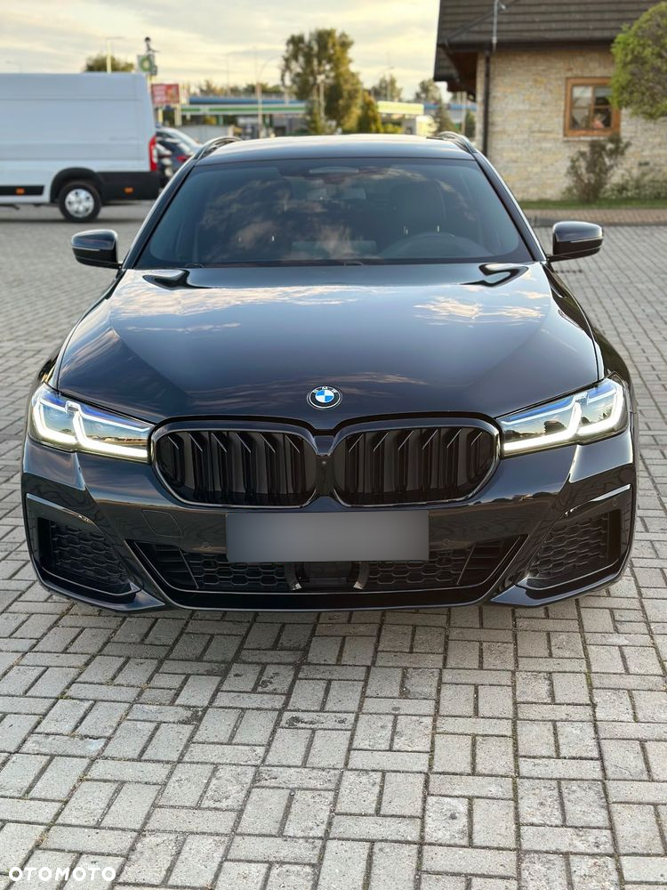 BMW Seria 5 530d xDrive Touring - 6