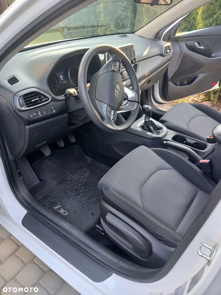 Hyundai i30 1.6 D Comfort - 16