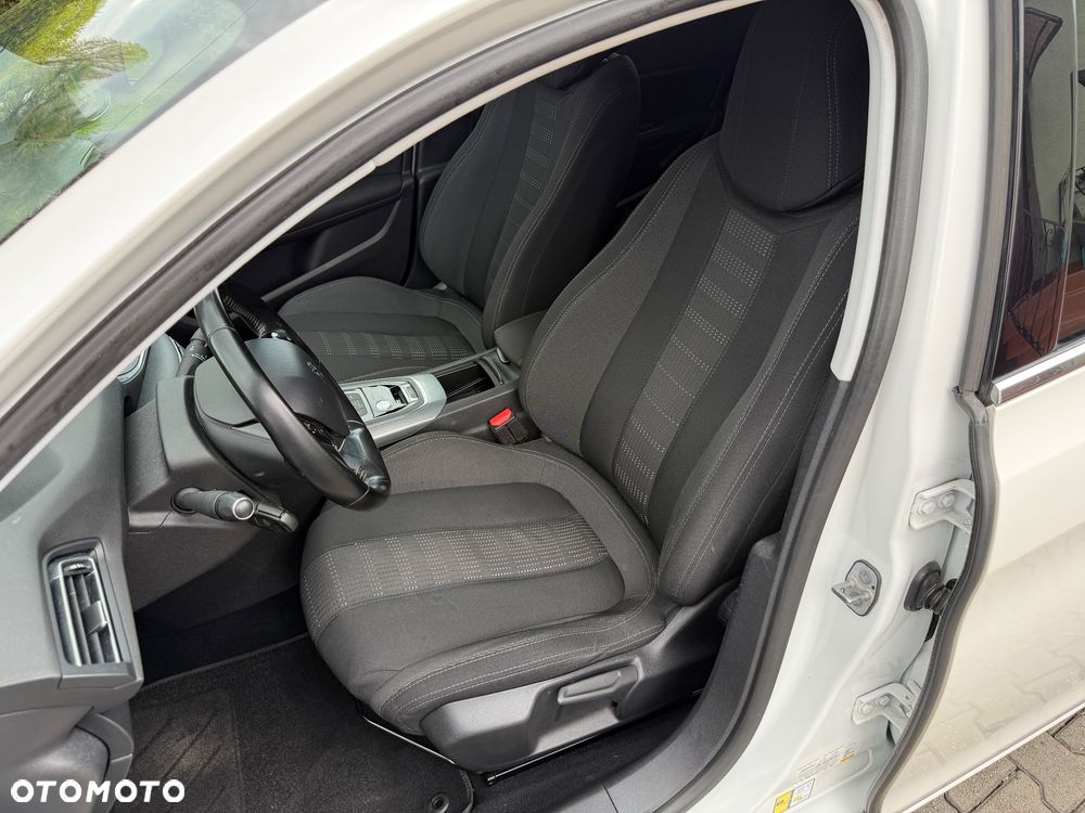Peugeot 308 BlueHDi FAP 150 EAT6 Stop & Start Allure - 24