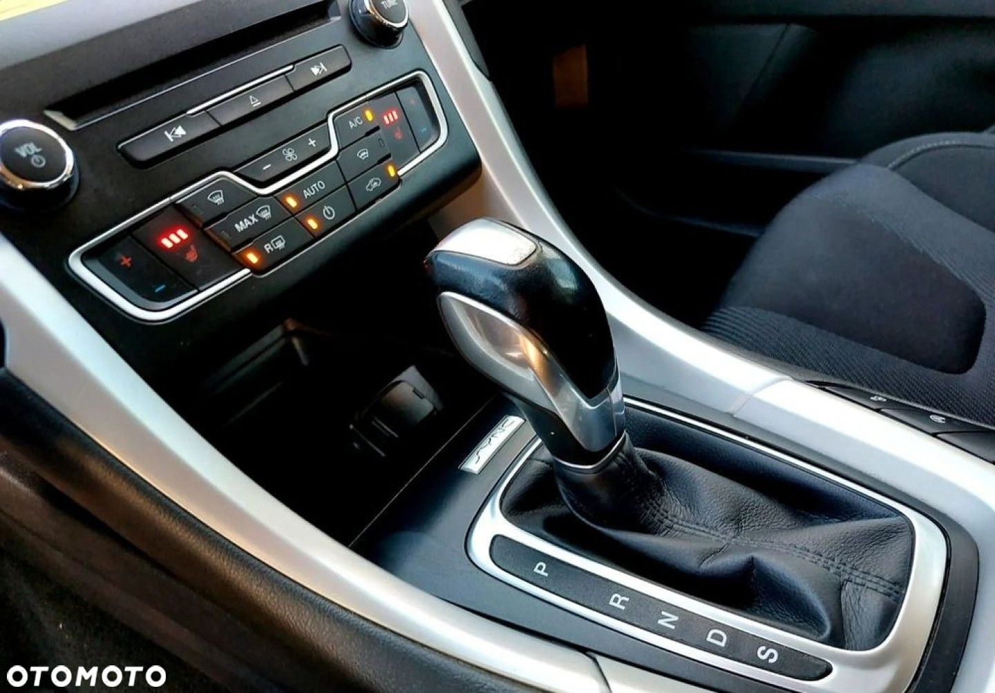 Ford Mondeo - 23