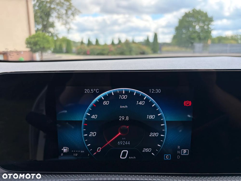 Mercedes-Benz CLA 180 AMG Line 7G-DCT - 20