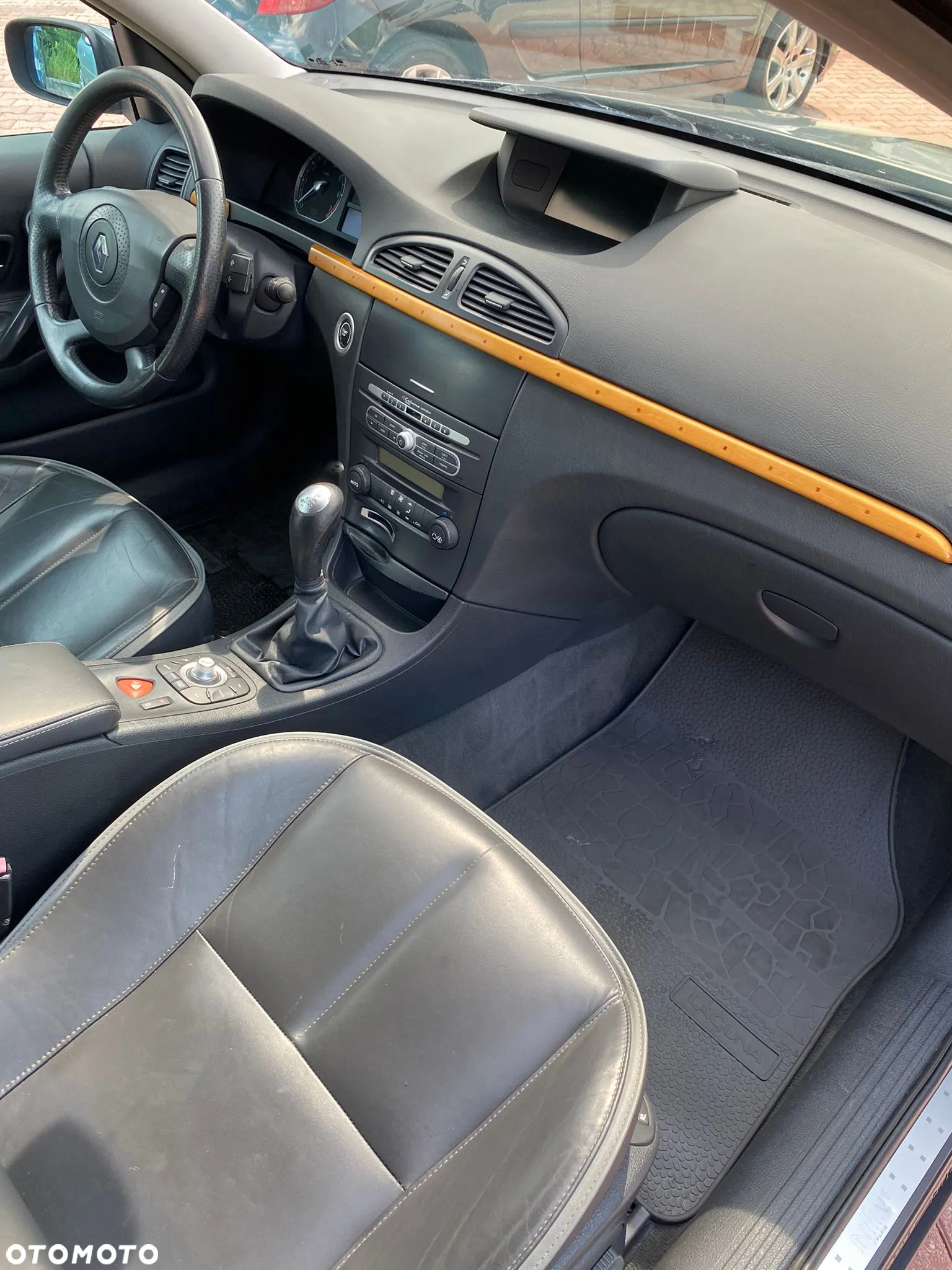 Renault Laguna Grandtour 3.0 V6 Initiale - 32