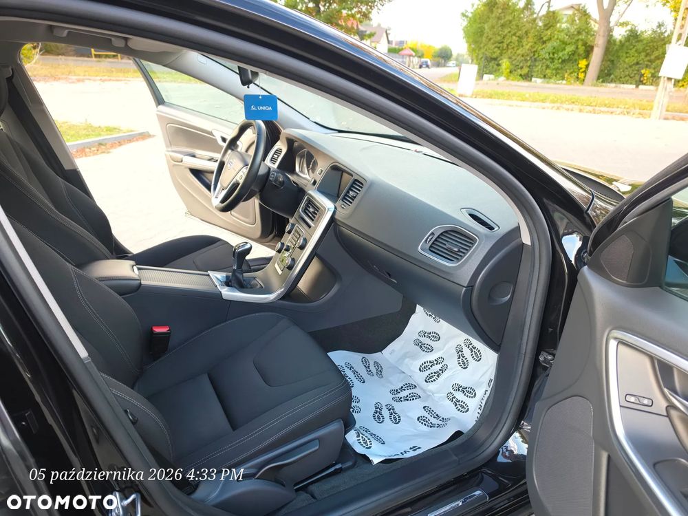 Volvo V60 D2 Drive-E Dynamic Edition (Momentum) - 16