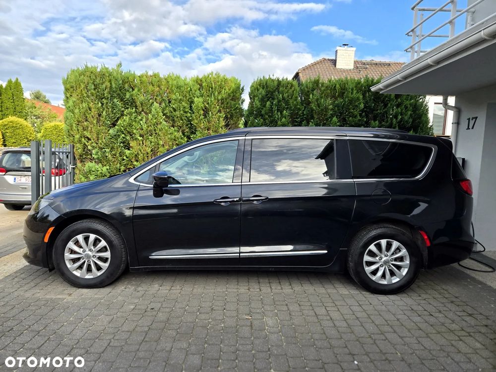 Chrysler Pacifica - 3