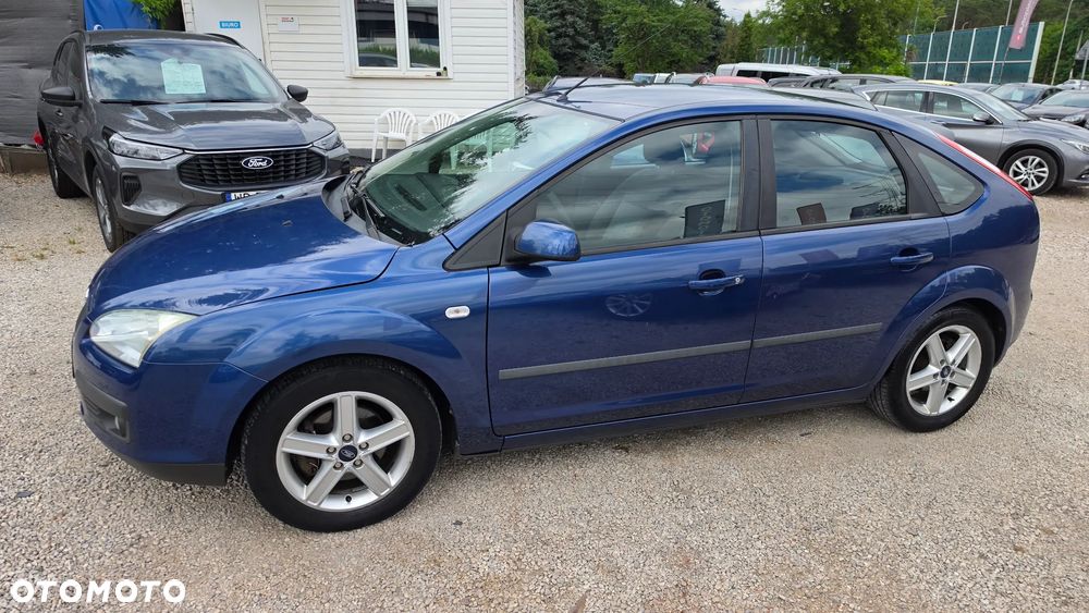 Ford Focus 1.8 FF Ghia - 29