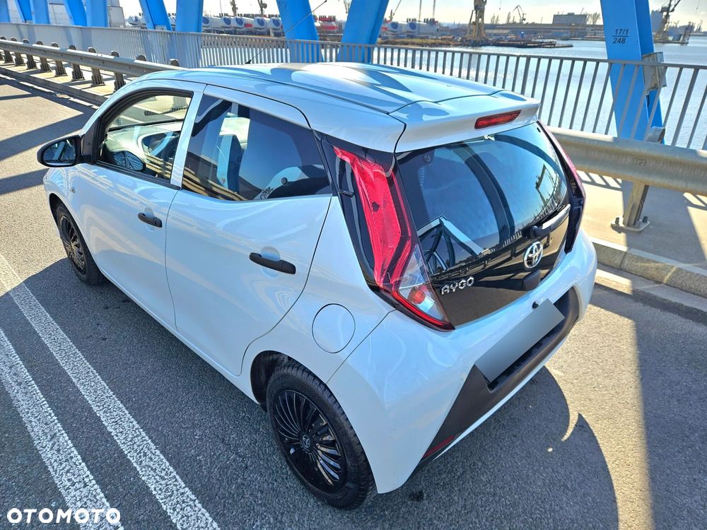 Toyota Aygo x-business - 3