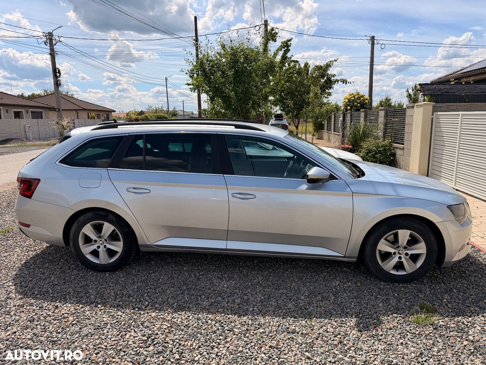 Skoda Superb 2.0 TDI DSG Ambition - 16