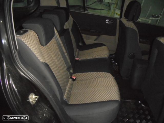 Carro MOT: K9K722 K9KBDX7  CXVEL: JR5-102   JR5-S-07 RENAULT MEGANE 2 2003 1.5DCI 82CV 5P PRETO DIESEL - 6