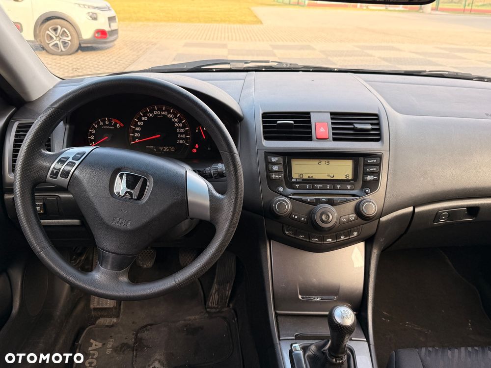 Honda Accord 2.0 i Executive - 11