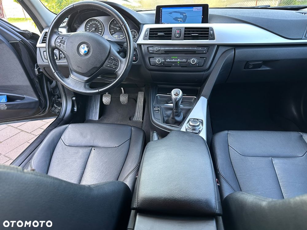 BMW Seria 3 318d DPF Edition Exclusive - 17