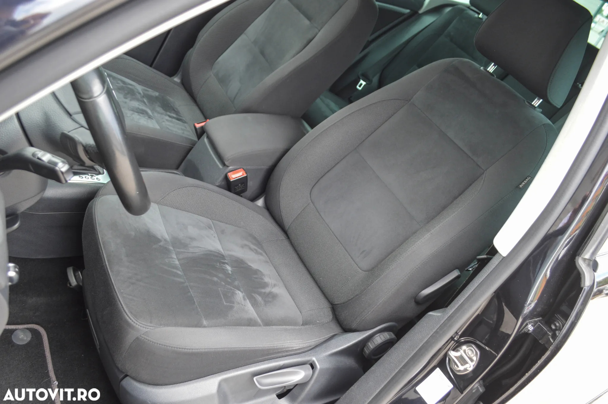 Volkswagen Tiguan 2.0 TDI DPF 4Motion BlueMotion Technology DSG Lounge Sport & Style - 24