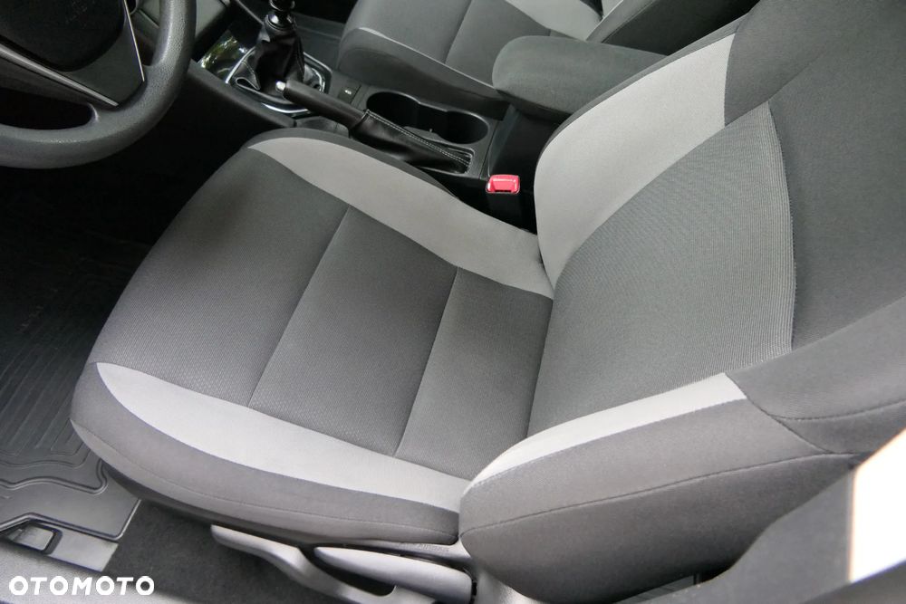 Toyota Auris 1.33 VVT-i Active - 18