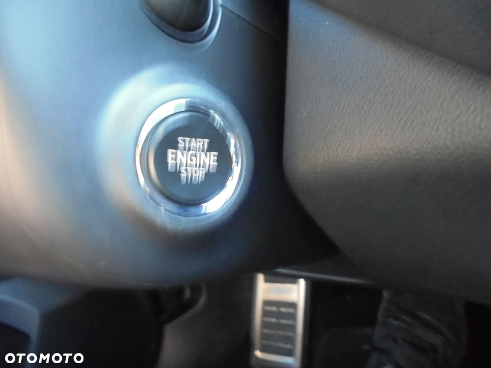 Skoda Octavia 2.0 TDI DSG Sportline - 32