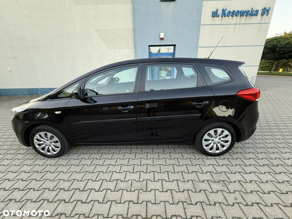 Kia Carens - 11