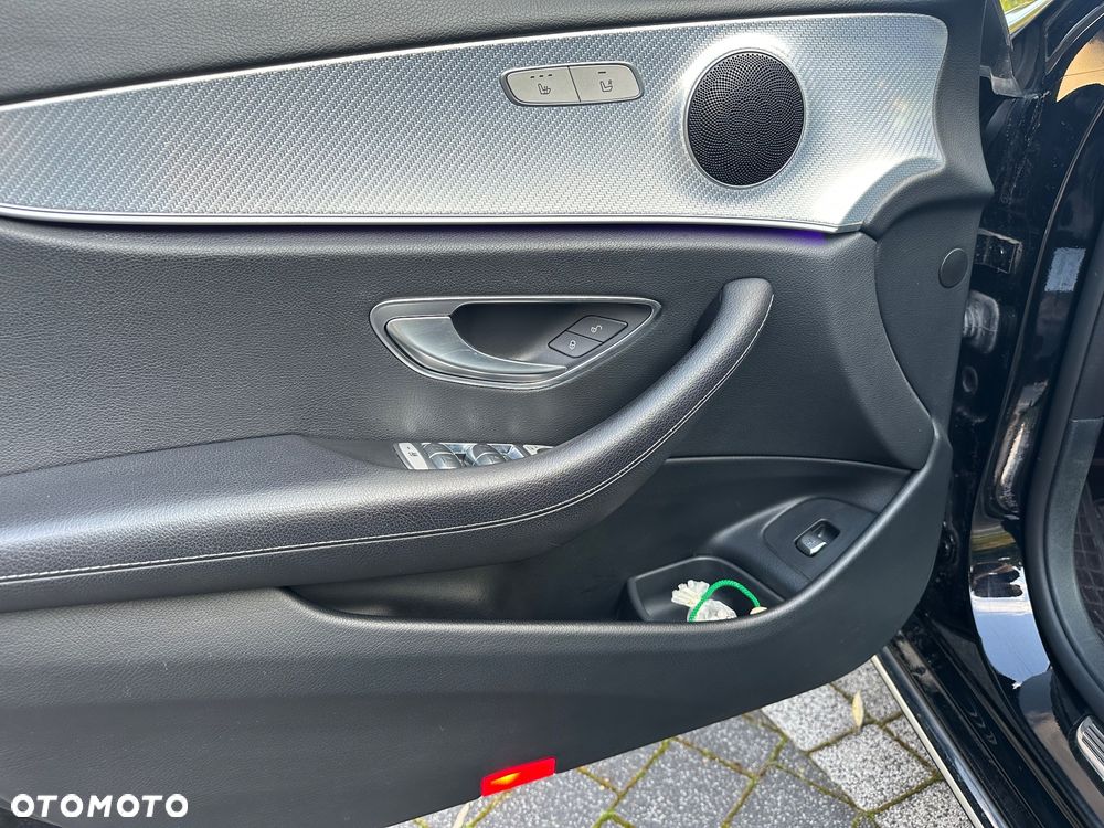 Mercedes-Benz Klasa E 200 d 9G-TRONIC - 21