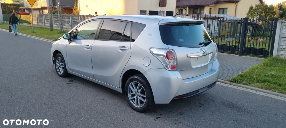 Toyota Verso 2016 photo 4