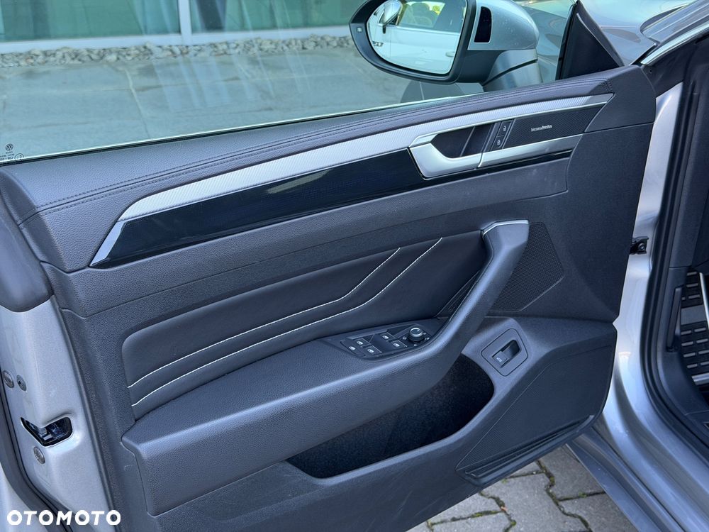 Volkswagen Arteon 2.0 TDI SCR 4Motion DSG R-Line - 19