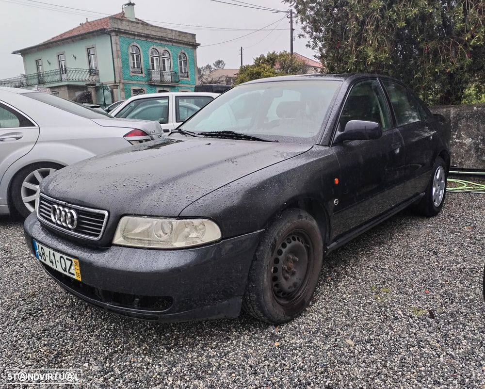 Audi A4 1.9 TDI Attraction - 4