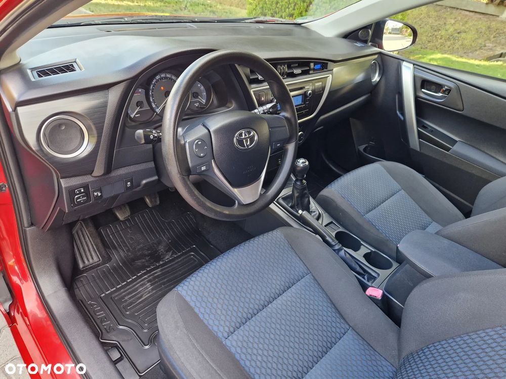 Toyota Auris - 22