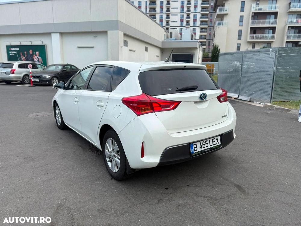 Toyota Auris 1.8 L VVT-i Sol - 3