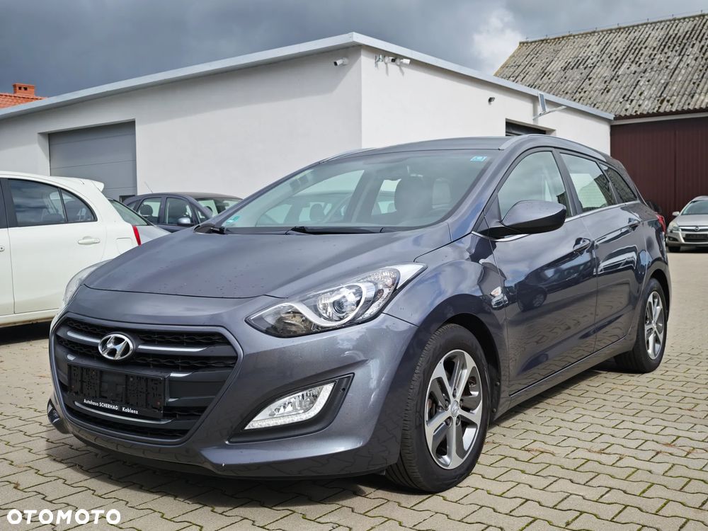 Hyundai i30 blue Kombi 1.6 GDi YES Gold - 3