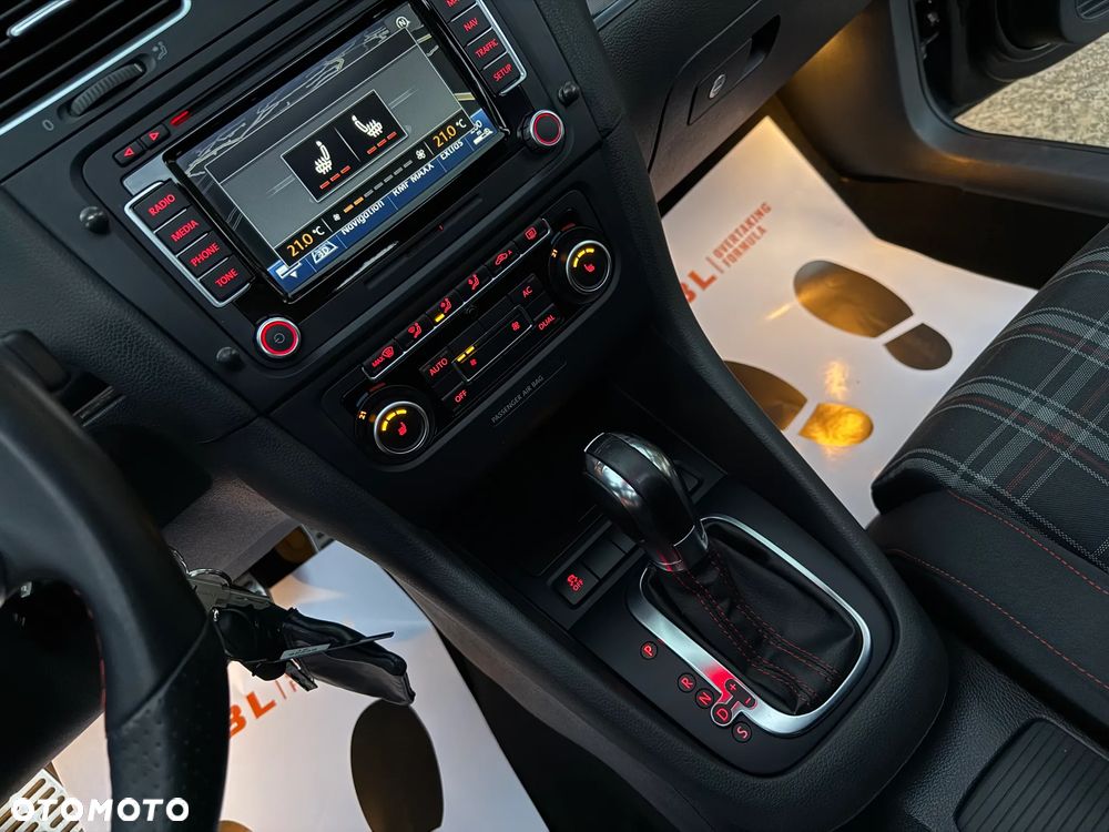 Volkswagen Golf 2.0 GTI DSG - 24
