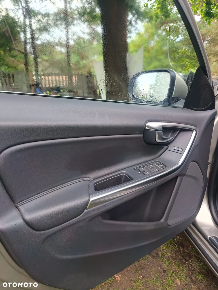 Volvo S60 D2 Summum - 14