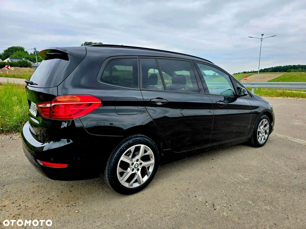BMW Seria 2 218d Sport Line - 11