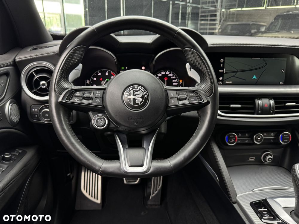 Alfa Romeo Stelvio 2.0 Turbo Veloce Q4 - 17