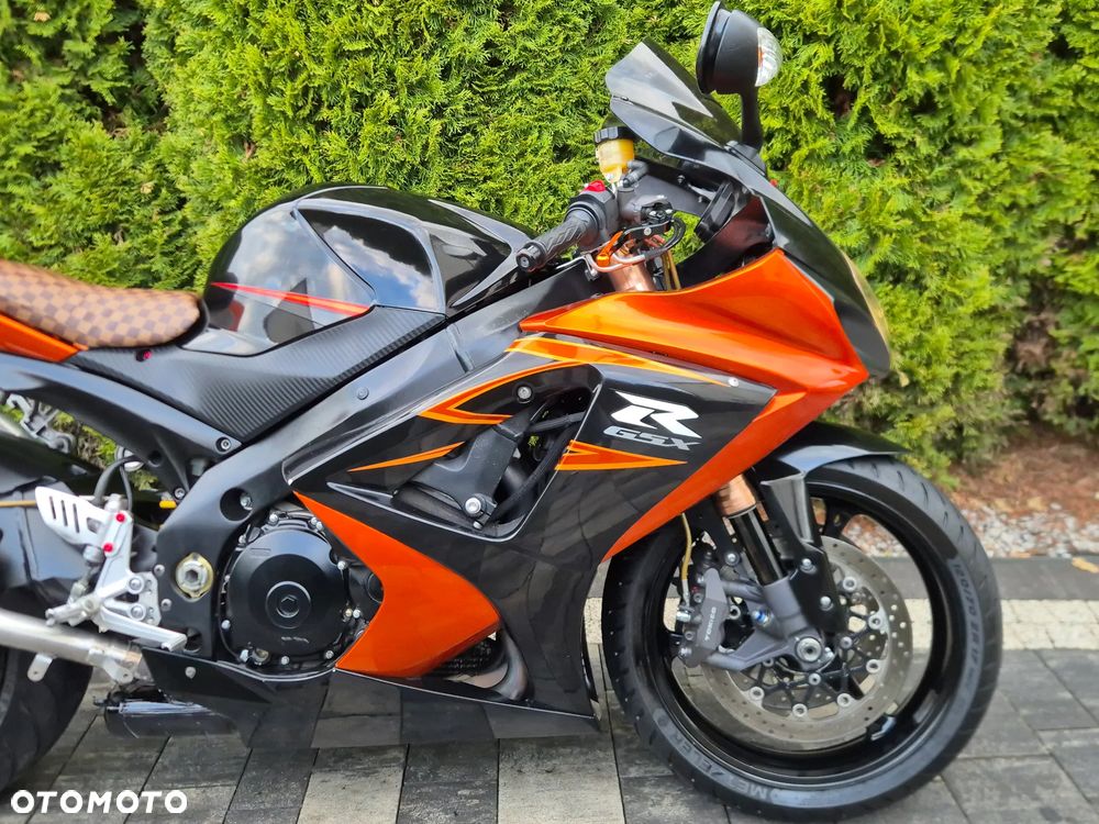 Suzuki GSX-R - 16