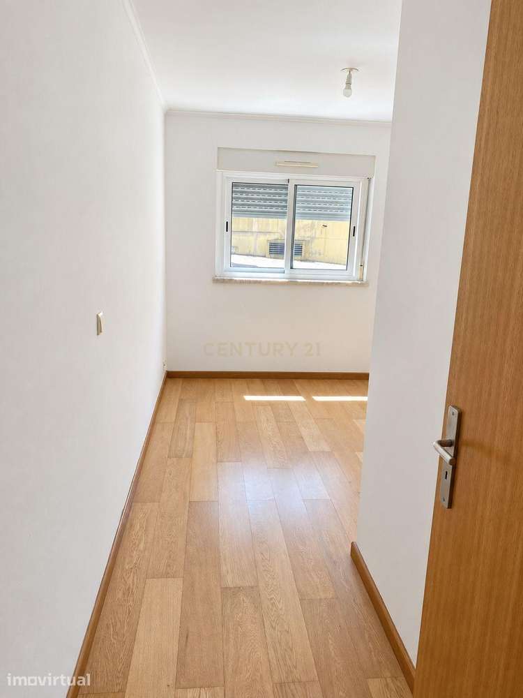 Apartamento T3 no Beato, com garagem e arrecadação - Grande imagem: 5/13
