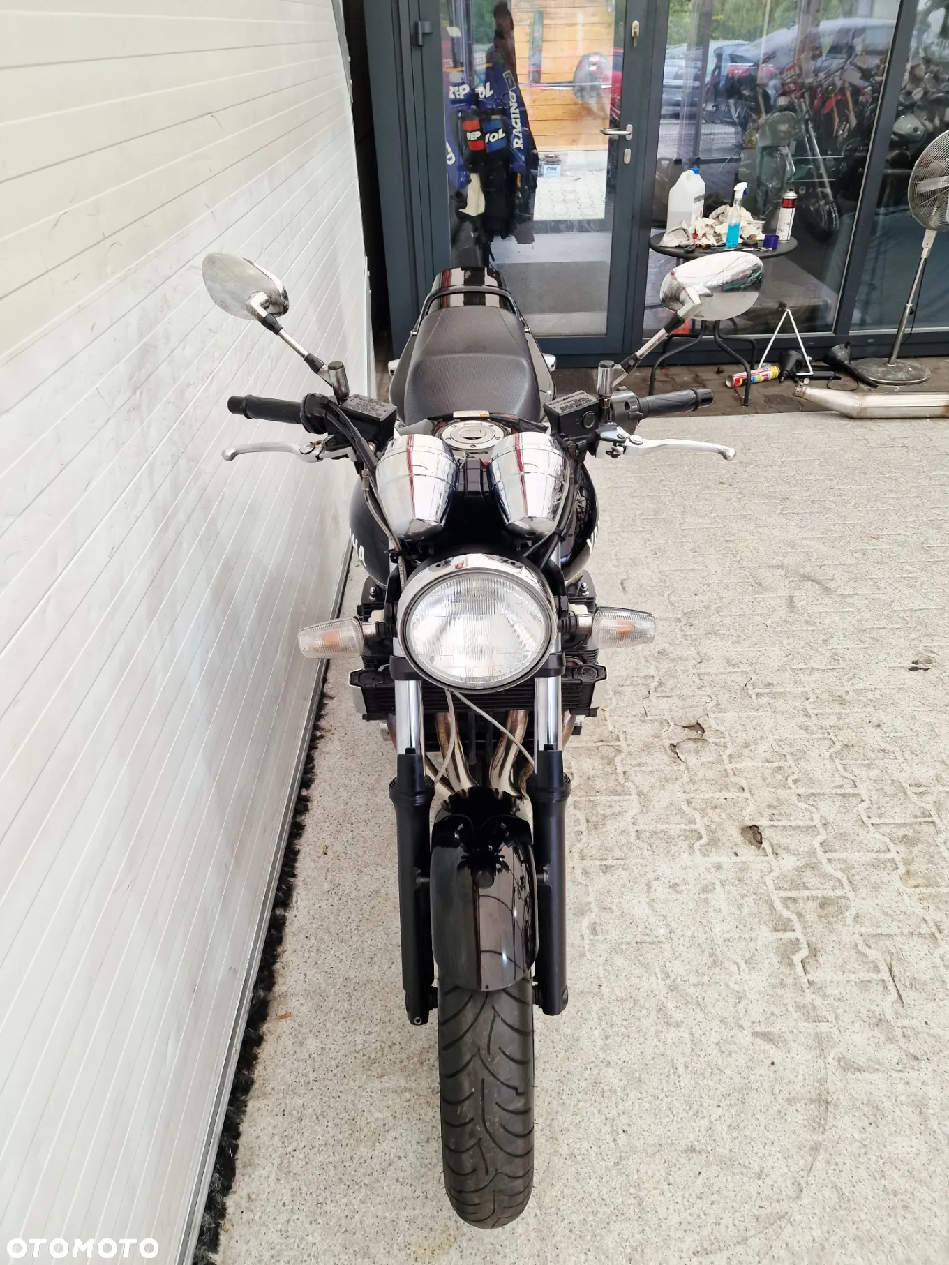Yamaha XJR - 11
