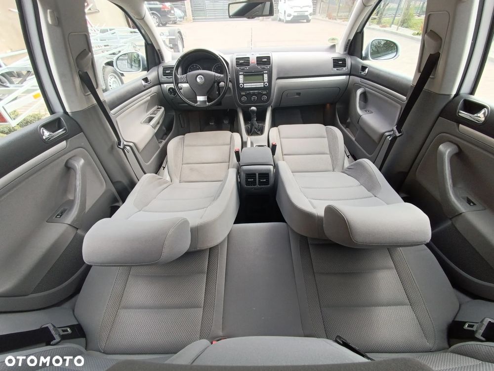 Volkswagen Golf 1.6 FSI United - 18