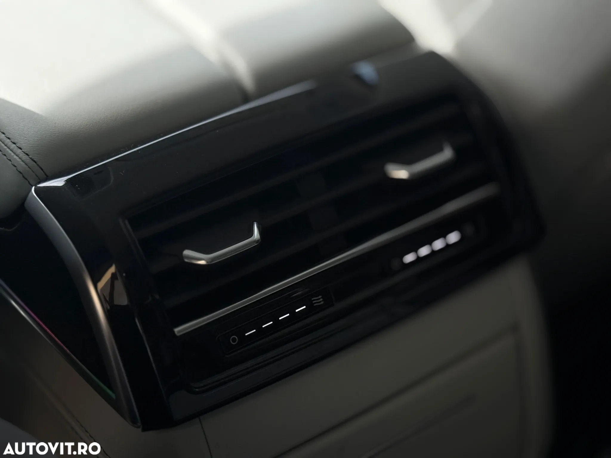 Audi A8 55 TFSI quattro Tiptronic MHEV - 31