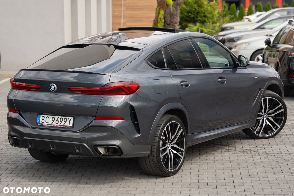 BMW X6 xDrive40d mHEV - 12