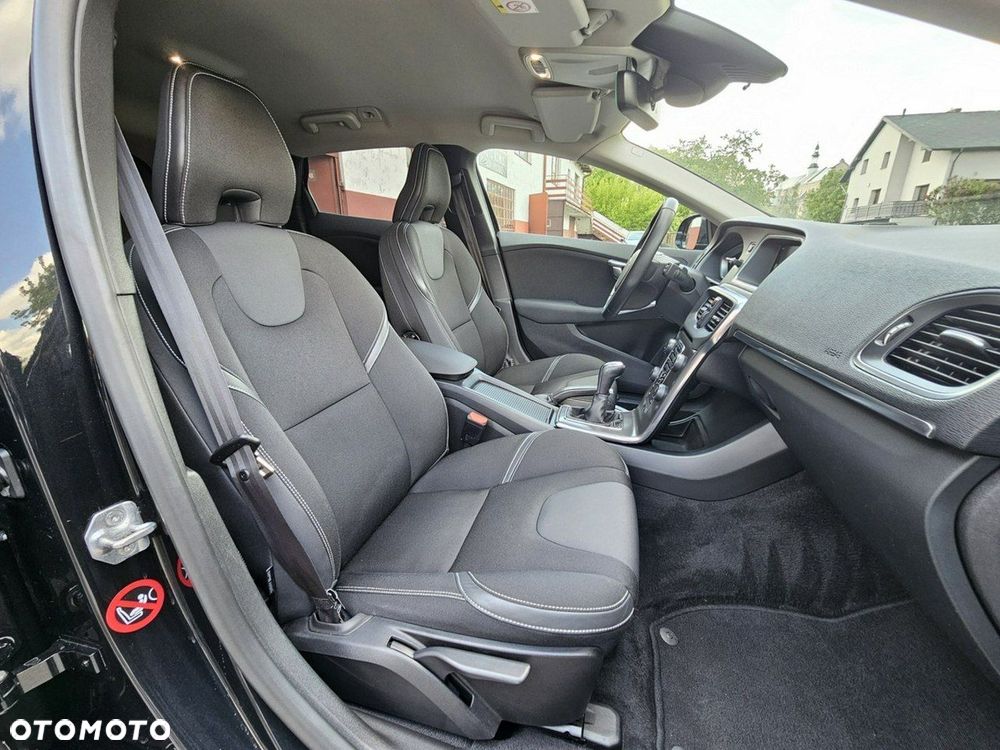 Volvo V40 D2 Momentum - 14