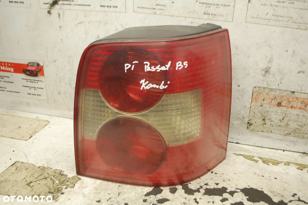 LAMPA PRAWY TYŁ TYLNA PRAWA 3B9945096AA VW PASSAT B5 KOMBI LIFT - 1