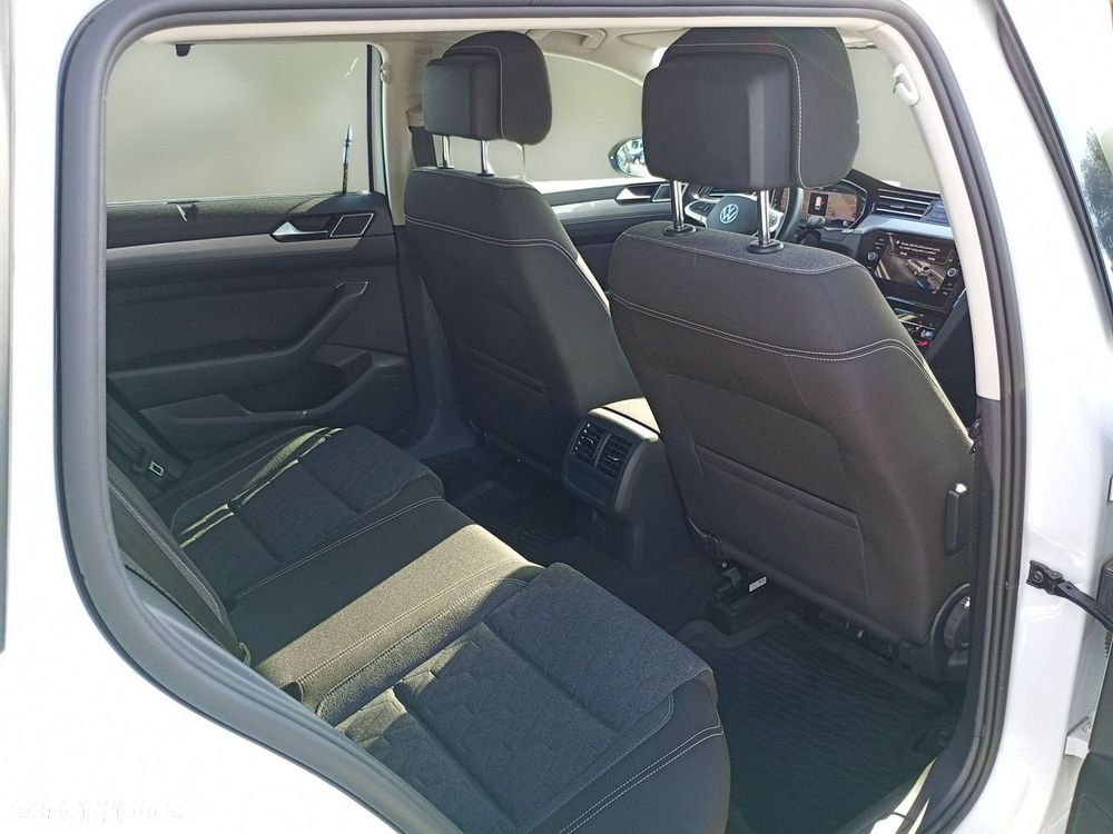 Volkswagen Passat Variant 2.0 TDI EVO Business DSG - 31