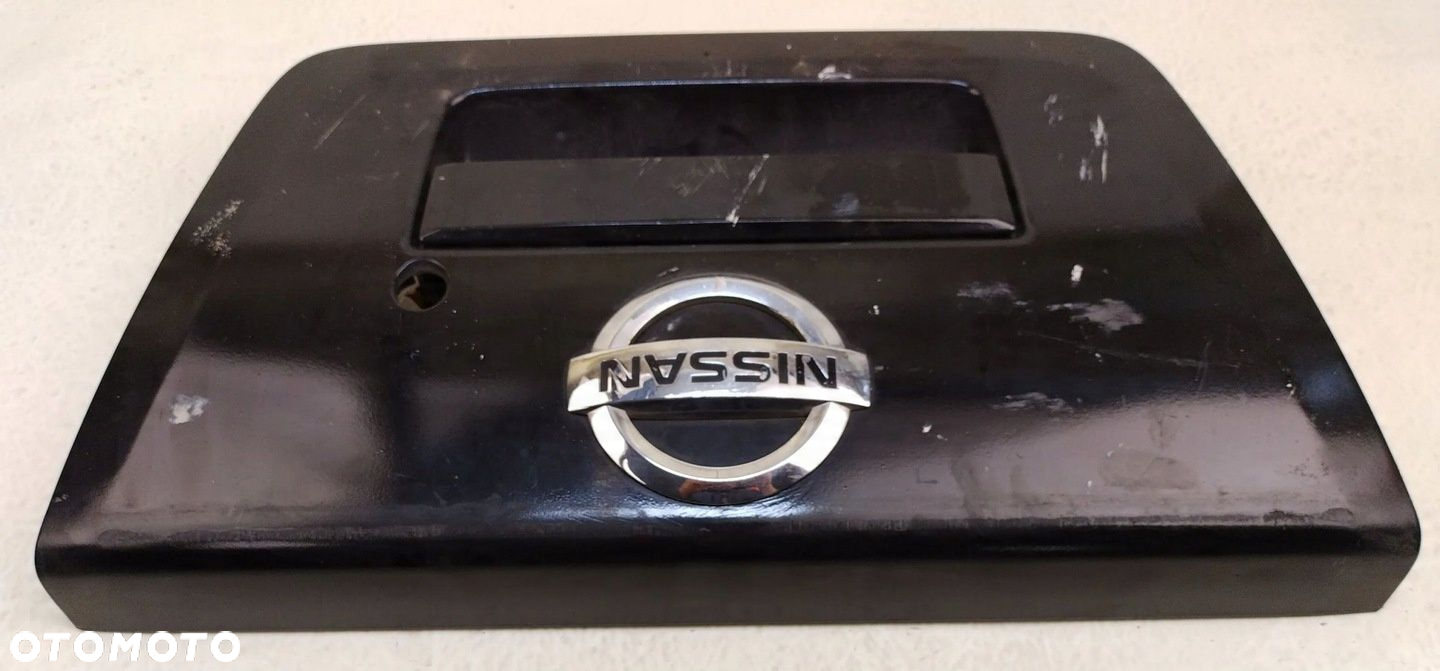 NISSAN NAVARA D40 ZAMEK KLAMKA MASKOWNICA BURTY TYLNEJ - 2