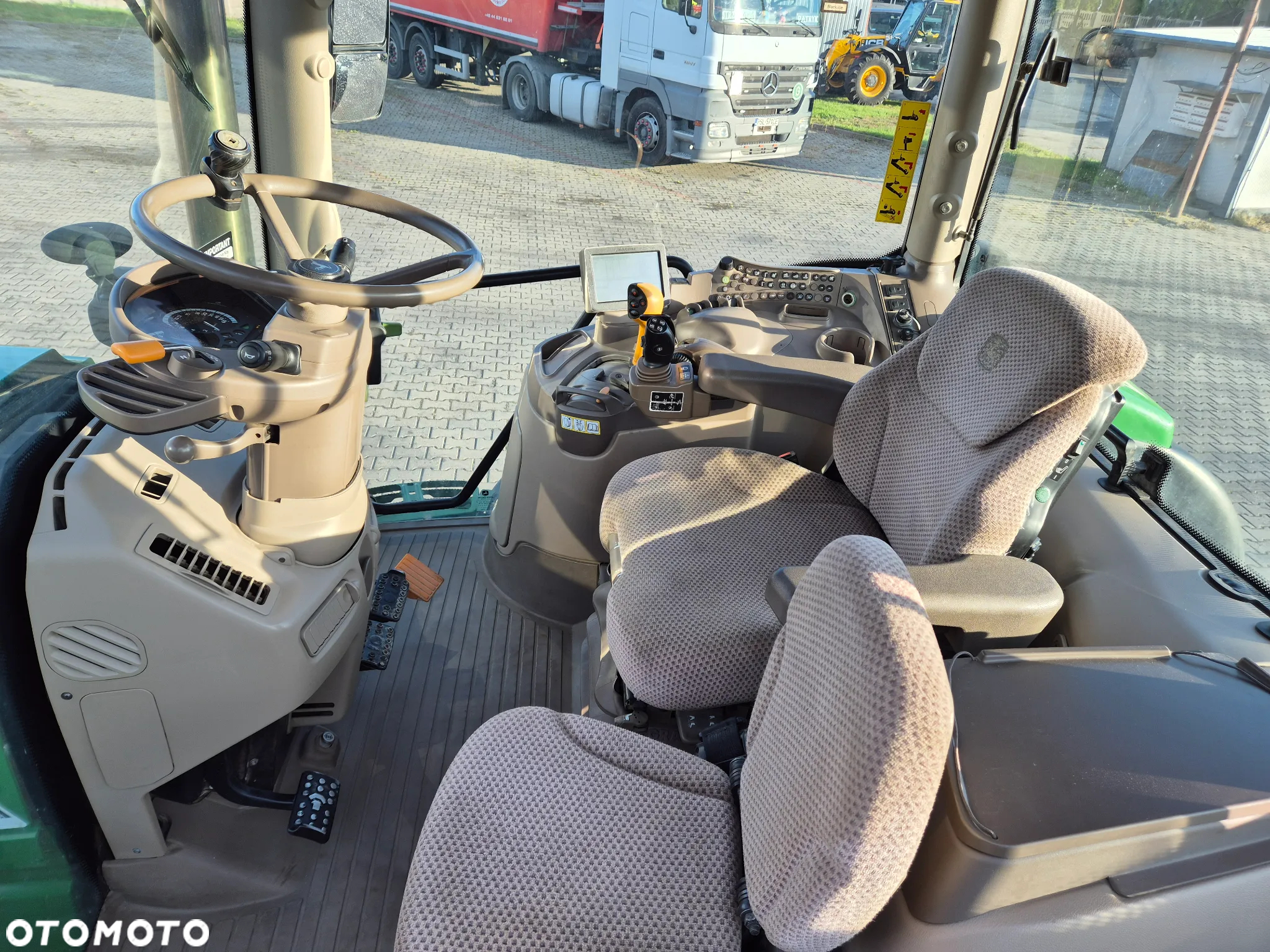 John Deere 6215R, GPS, 50km/h - 10